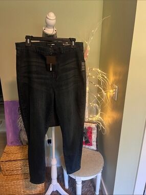 Fashion Nova Women's Black Cropped Ankle Jeans
